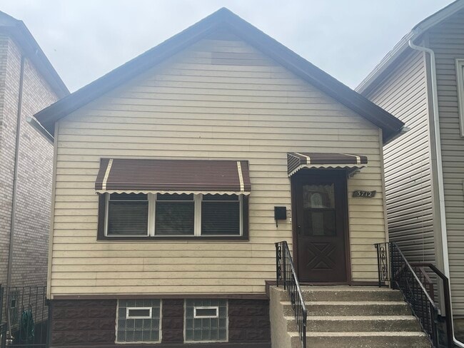 property at 3712 S Union Ave