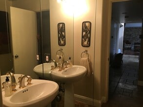 12766 Jolette Ave in Granada Hills, CA - Foto de edificio - Building Photo