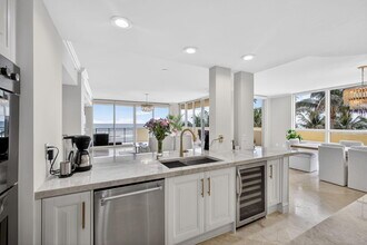 3800 N Ocean Dr in Riviera Beach, FL - Foto de edificio - Building Photo