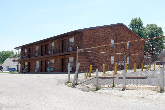 5024 Bellemeade Ave in Evansville, IN - Foto de edificio - Building Photo