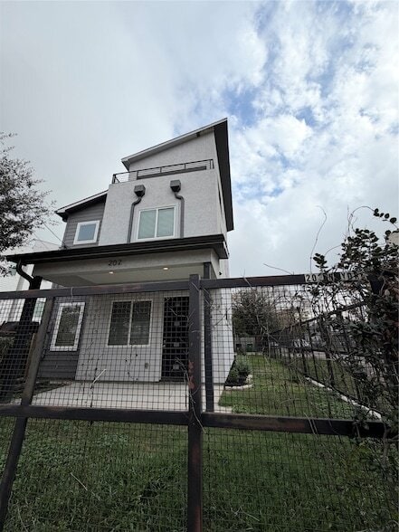 202 N York St in Houston, TX - Building Photo - Building Photo
