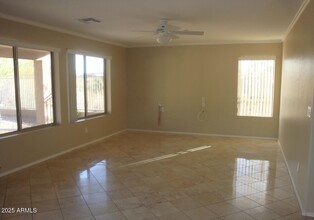 10399 E Hillery Dr in Scottsdale, AZ - Foto de edificio - Building Photo