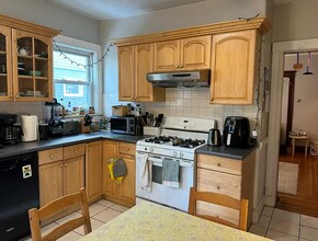 183 College Ave, Unit 1 in Somerville, MA - Building Photo - Building Photo