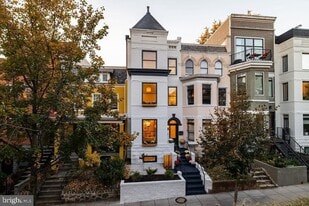 2460 Ontario Rd NW in Washington, DC - Building Photo