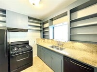 2211 Hazard St photo'