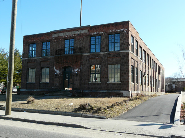 177 S Main St in Torrington, CT - Building Photo - Building Photo