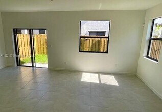 267 SW 159th Dr in Pembroke Pines, FL - Building Photo - Building Photo