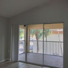 18201 Glenmoor Dr in West Palm Beach, FL - Building Photo - Building Photo