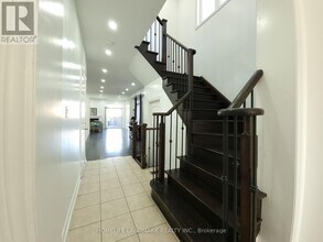 63 Lorenzo Cir in Brampton, ON - Building Photo - Building Photo