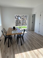 425 War Room Ct in Richland, WA - Foto de edificio - Building Photo