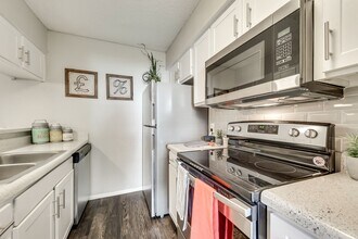 Alena Apartments in Dallas, TX - Building Photo - Building Photo