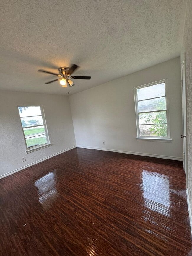 property at 2309 Meadow Ln