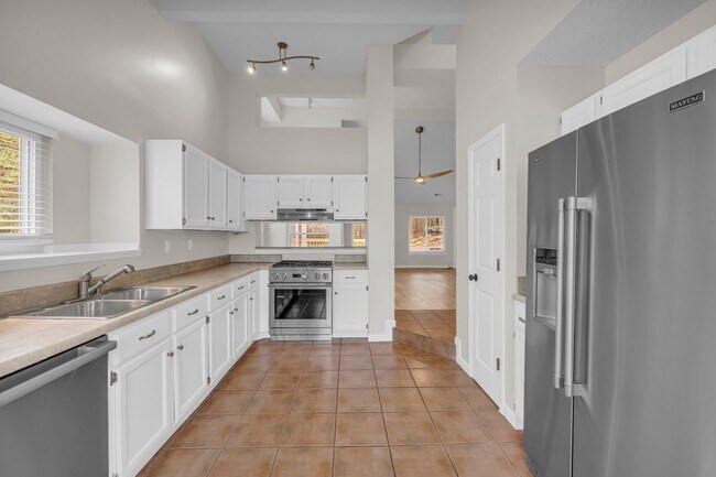 914 Bradford Ln in Marietta, GA - Foto de edificio - Building Photo