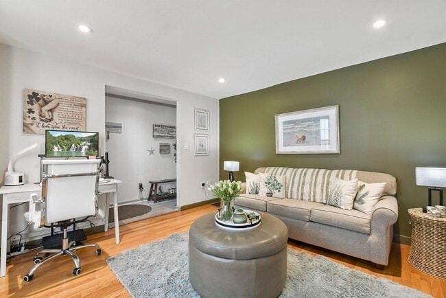 909 E 2nd St in Boston, MA - Building Photo - Building Photo