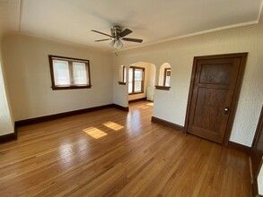 6126 W Burnham St in West Allis, WI - Building Photo - Interior Photo