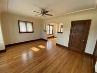 6126 W Burnham St in West Allis, WI - Foto de edificio - Interior Photo