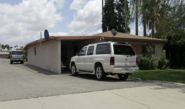 Villa Apartments in Ontario, CA - Building Photo - Building Photo