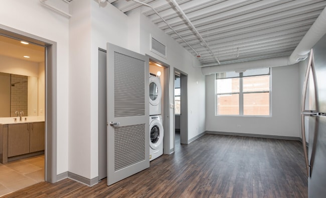 969 W Dakin St in Chicago, IL - Building Photo - Building Photo