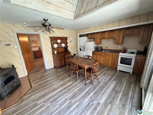 property at 2156 White Oak Dr