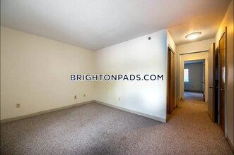 142 N Beacon St-Unit -A1 in Watertown, MA - Building Photo - Building Photo