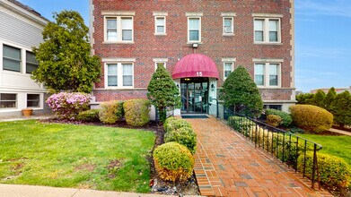 15 Governors Ave, Unit 24 in Medford, MA - Building Photo - Building Photo