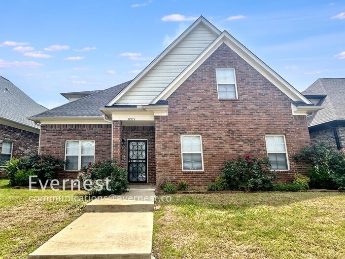 8919 Kathryn Grace Dr in Southaven, MS - Building Photo