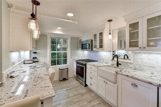 1107 Nueces St in Austin, TX - Building Photo - Building Photo