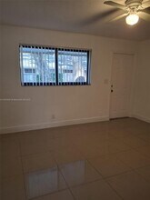 34 SW 9th St in Hallandale Beach, FL - Building Photo - Building Photo
