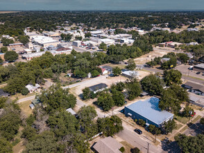 1 Bedroom & 2 Bedroom Apartments in Hamilton, TX - Building Photo - Building Photo