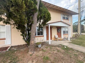 1600 S Palmetto Ave in South Daytona, FL - Building Photo - Building Photo