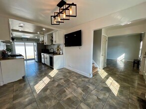 7802 W Victoria St in Chicago, IL - Building Photo - Building Photo