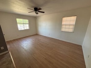 1015 W Commercial Ave in El Centro, CA - Building Photo - Building Photo