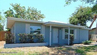 2417 Delaware Dr in Melbourne, FL - Building Photo