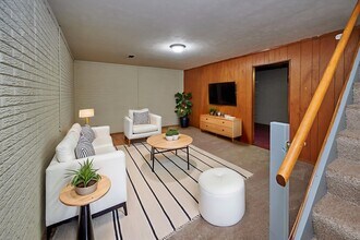 Georgetown Apartments & Townhomes in Sharpsville, PA - Building Photo - Building Photo