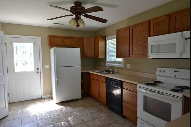 1109 N Don St in Kirksville, MO - Foto de edificio - Building Photo