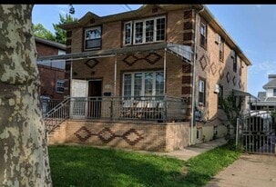 221-28 Edmore Ave in Queens, NY - Building Photo