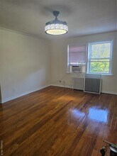 35 Prospect St in Great Neck, NY - Building Photo - Building Photo
