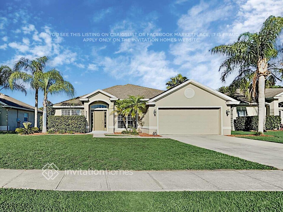 5345 Plantation Home Way in Port Orange, FL - Foto de edificio