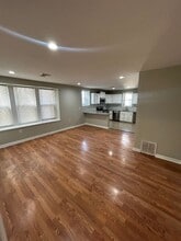 1311 S 52nd St, Unit 4 in Philadelphia, PA - Building Photo - Building Photo