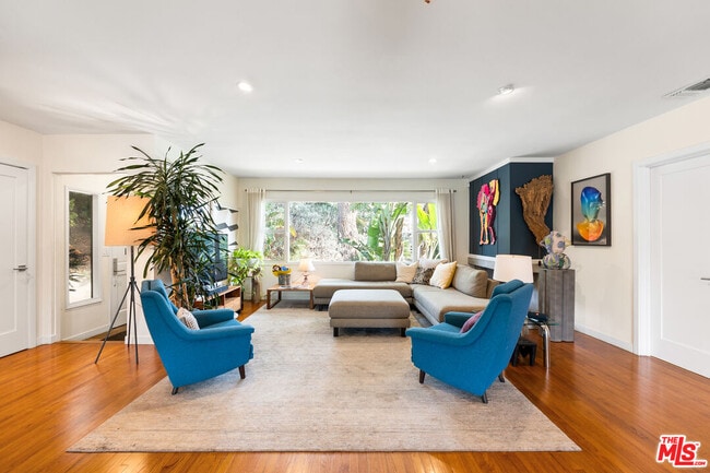 2316 Laurelmont Pl in Los Angeles, CA - Building Photo - Building Photo