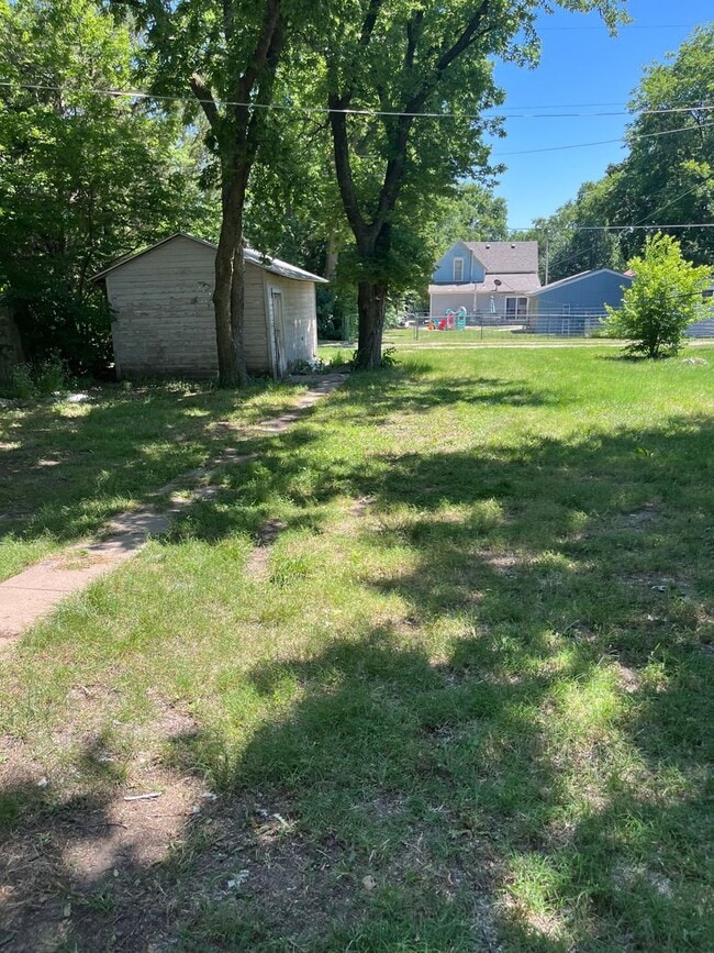 509 SE 3rd St in Newton, KS - Building Photo - Building Photo
