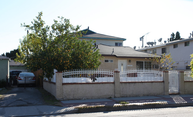 11228 Califa St in North Hollywood, CA - Building Photo - Building Photo