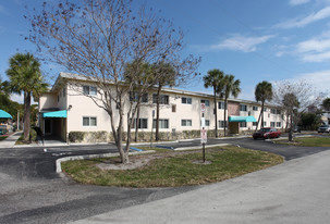 Boca Island East Apartments