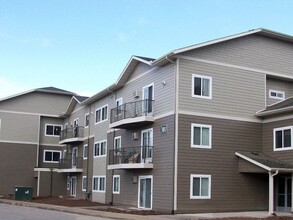 Applewood West and Fairmount Apartments in Duluth, MN - Foto de edificio - Building Photo