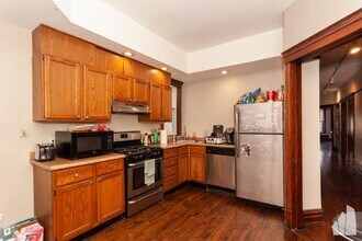 1043 W Dakin St in Chicago, IL - Building Photo - Building Photo