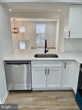 1518 Woodcrest Dr in Reston, VA - Building Photo - Building Photo