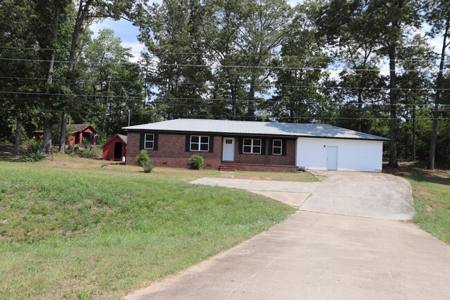 49980 AL-21 in Munford, AL - Building Photo - Building Photo