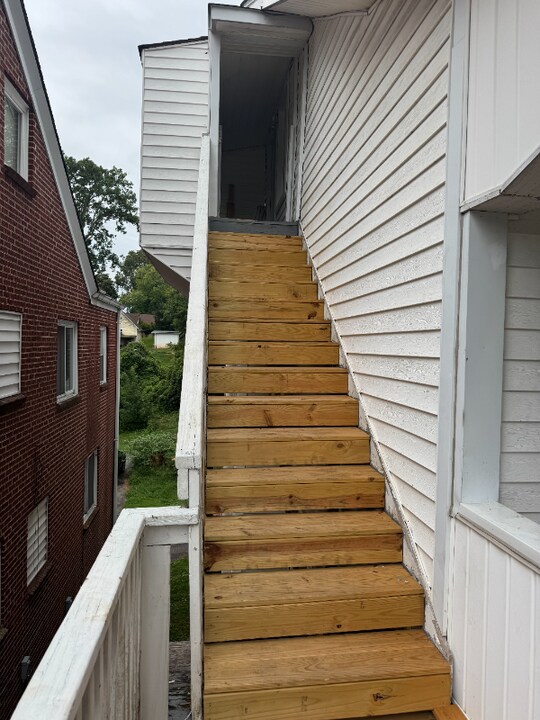 509 10th St in North Wilkesboro, NC - Building Photo