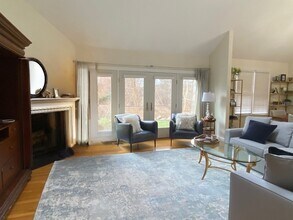 26 Dickson Ln in Weston, MA - Building Photo - Building Photo