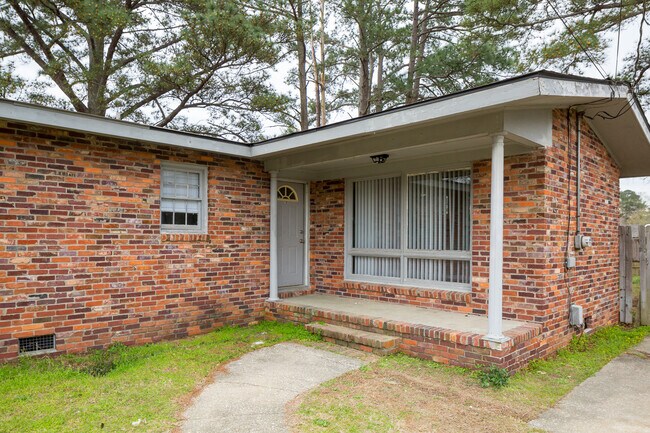 5438 S Sumac Cir in Fayetteville, NC - Building Photo - Building Photo